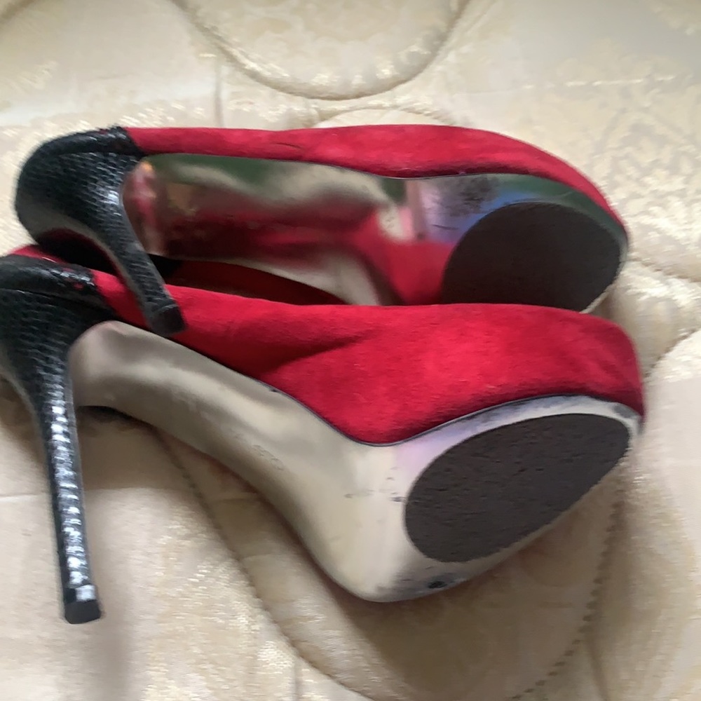 Red heels - Picture 4 of 10